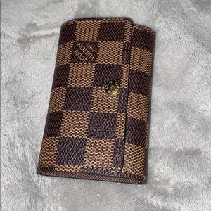 Louis Vuitton 6 ring key holder